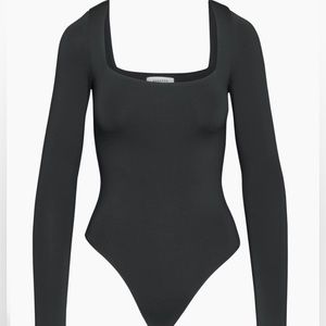 Babaton Squareneck Longsleeve Bodysuit